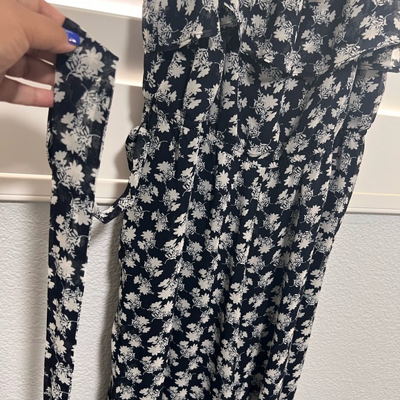 NWT Lane Bryant Floral Navy Blue & White Size 16P Jumpsuit - Picture 6 of 7